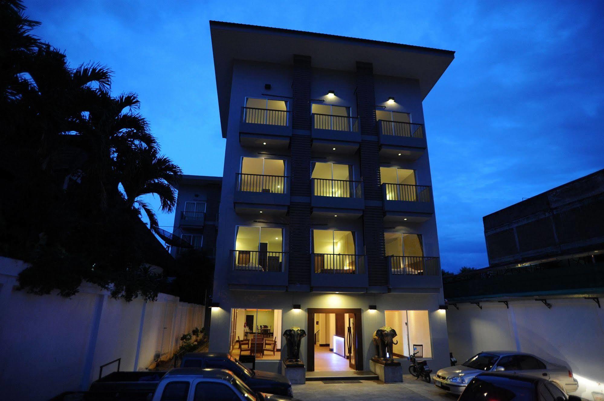 Mawin Hotel Chiang Mai Exterior foto